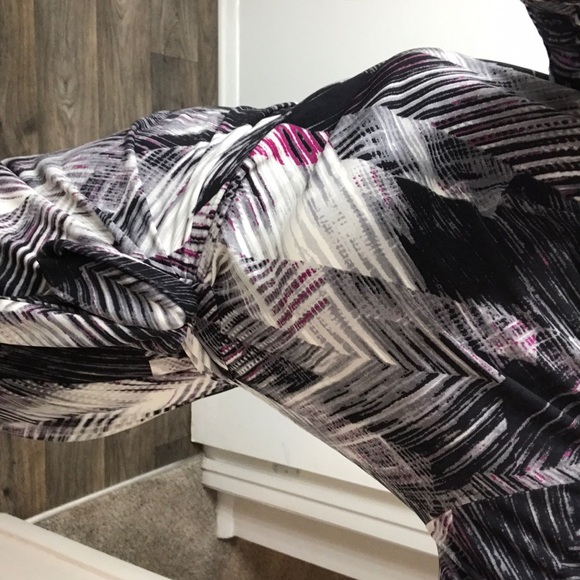 Beautiful wrap around Ann Taylor dress - Picture 7 of 8